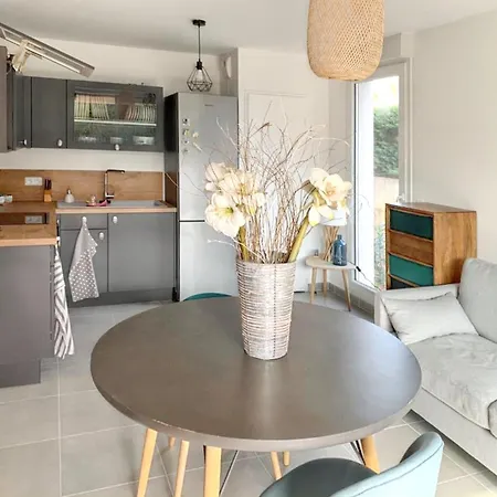 Apartment A Avec Jardin *